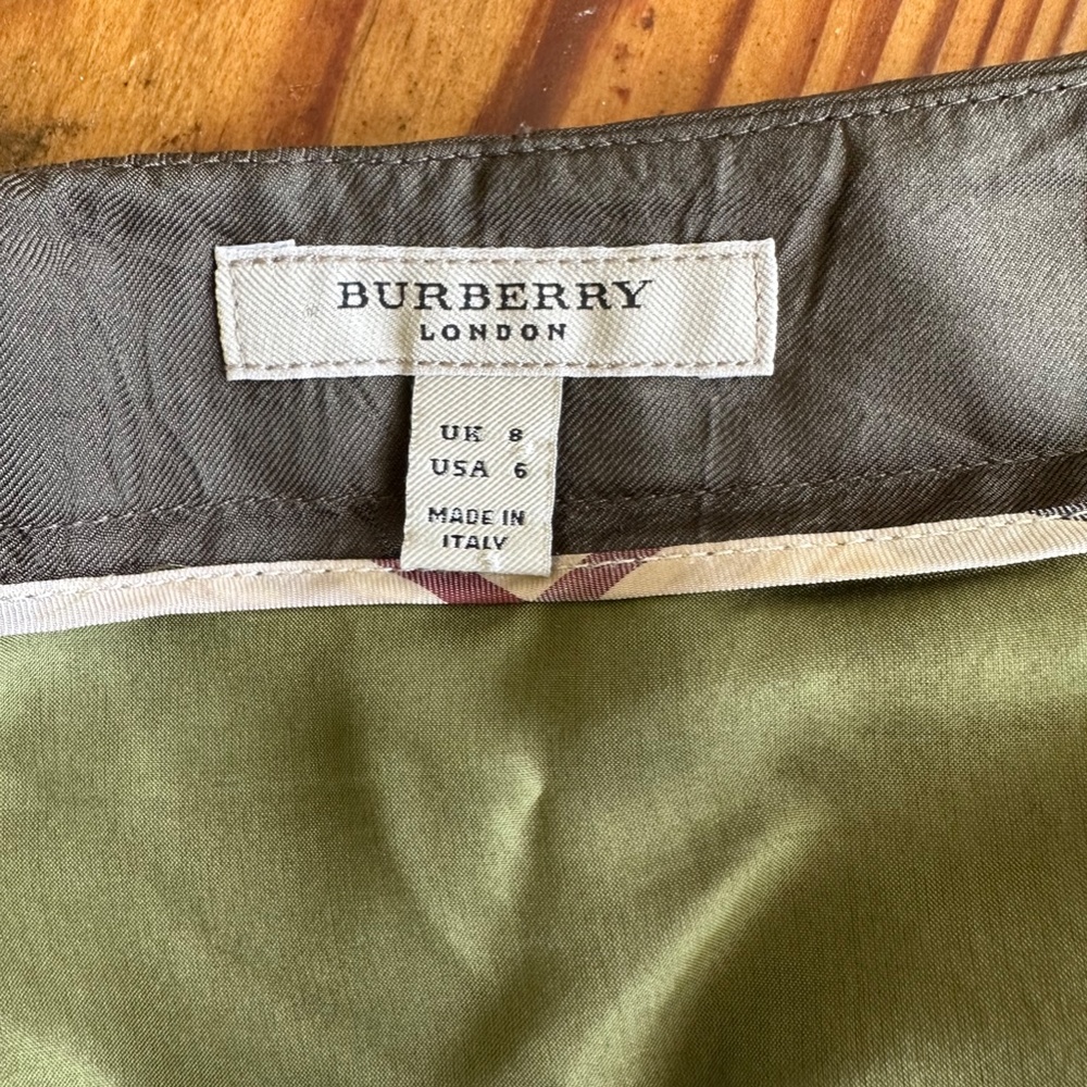 BURBERRY Olive Green Pleated Silk Skirt (Low-waisted) - Picture 4 of 5